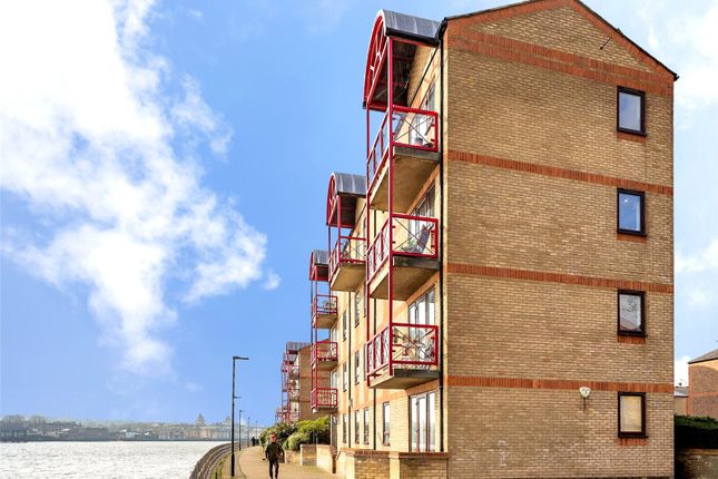 Flat to rent in Caledonian Wharf, Isle Of Dogs