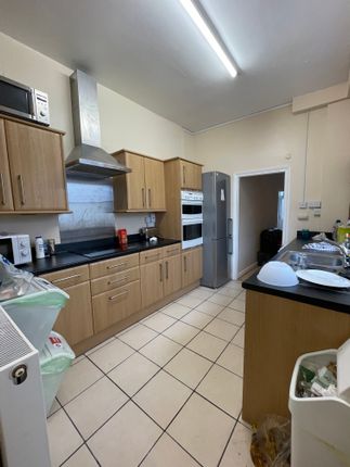 Thumbnail Shared accommodation to rent in 110 Gower Road, Sketty, Swansea