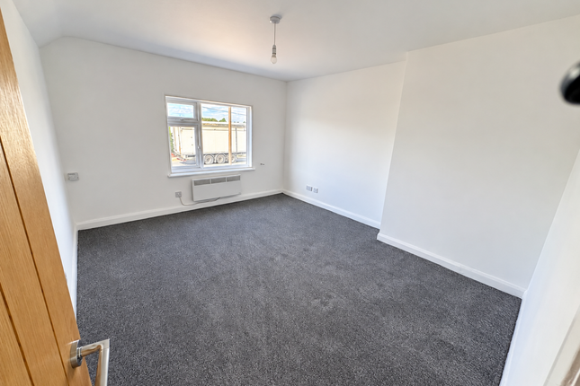 Flat 3, 4 Station Road, Doncaster photo 4