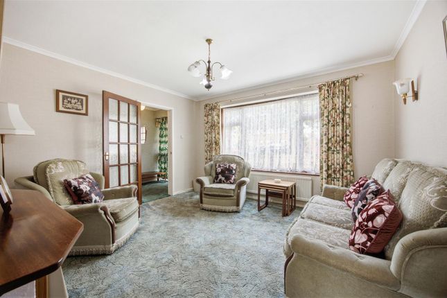 58, Moorfield Road, Uxbridge photo 3