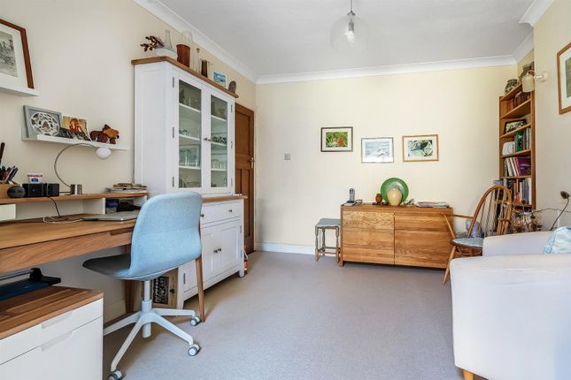 256, Lower Road, Great Bookham photo 4
