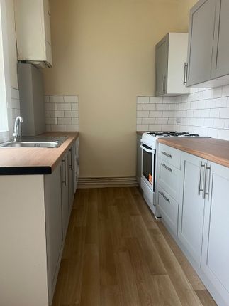 111, Blackhouse Road, Huddersfield photo 5