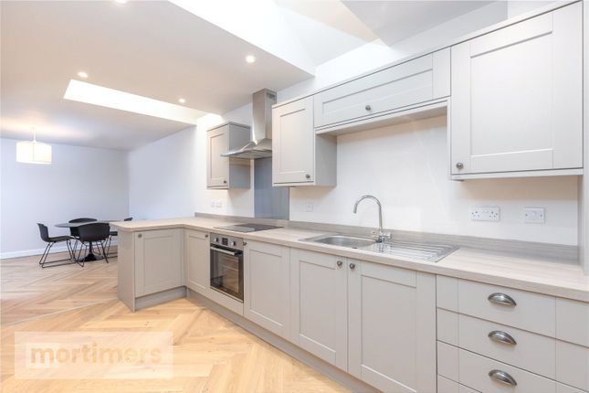 Apartment 5, Kings Court,, New Market Street, Lancashire photo 2