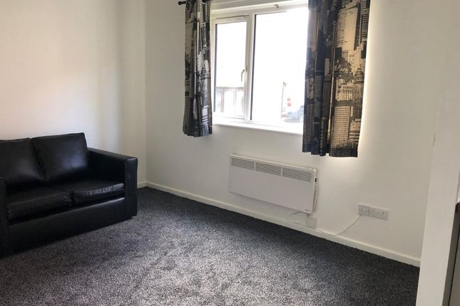 24 Collingwood Avenue, Newport photo 2