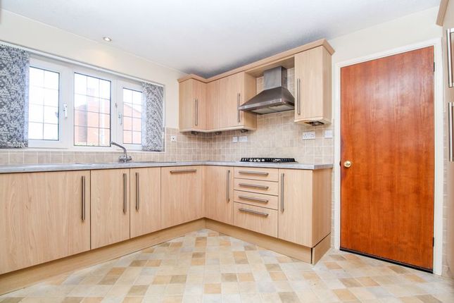 11, Hollies Walk, Bedford photo 4