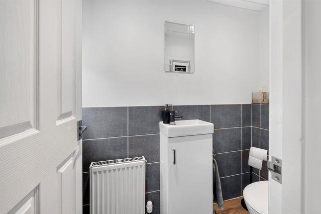 36, Fairhaven Square, KILWINNING photo 3