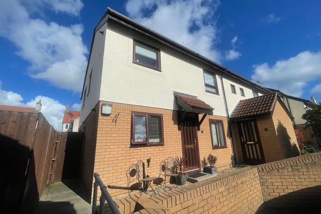 2-bed flat on Pine Grove, Colwyn Bay, £139,950