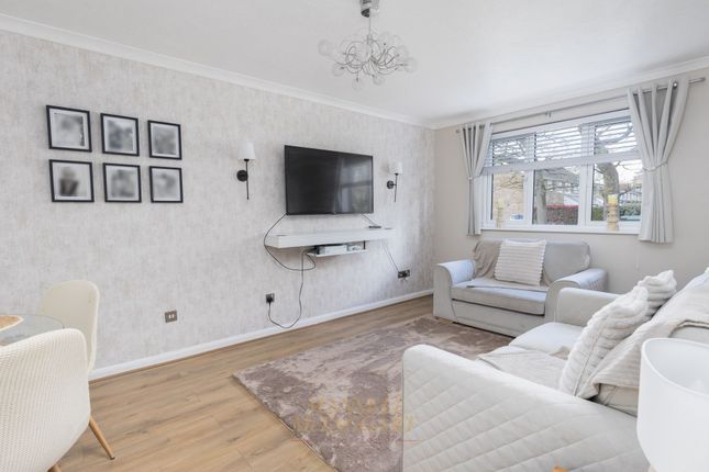 Flat 3, The Oaks Chapel Road, Horley photo 3