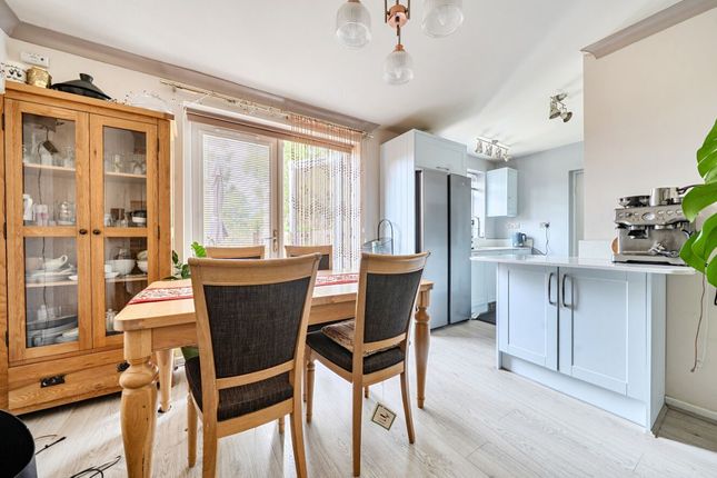 76 Aylesbury Road, Bedford photo 3