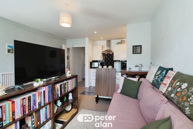 Flat 2, Rhymney Court, 144, Rhymney Street, CARDIFF photo 4