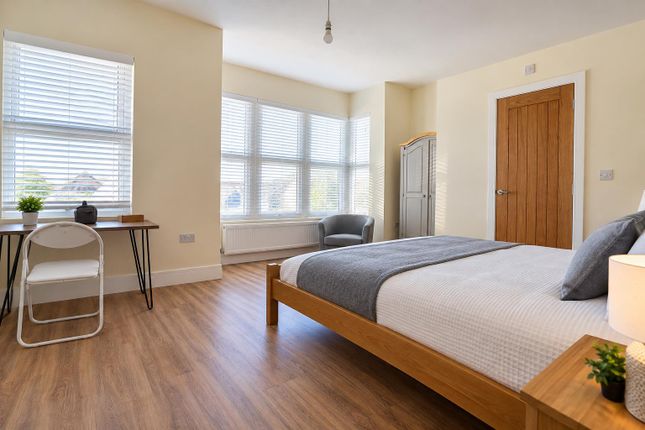 Room 5, 56, Honiton Road, Southend-On-Sea photo 4