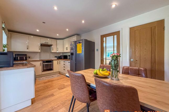 4 Revill Close, Newark photo 2