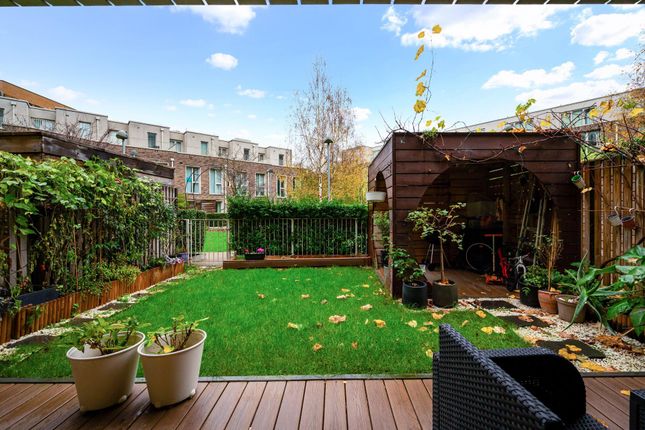 7, Admiralty Avenue, London photo 3