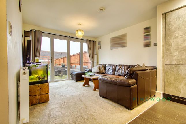 36 Wheatsheaf Way, Chesterfield photo 3