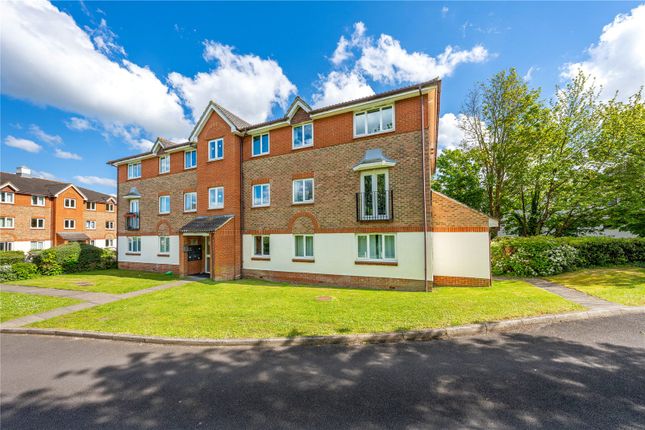 Thumbnail Flat for sale in Lindisfarne Gardens, Maidstone