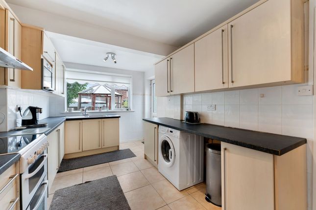 6 Cleveleys Avenue, Widnes photo 4