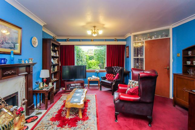 16, Lilac Avenue, Wakefield photo 4