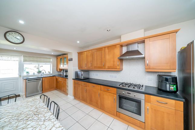7, Poppy Drive, Walsall photo 4