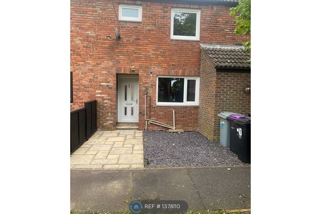 Thumbnail Terraced house to rent in Black Prince Avenue, Market Deeping, Peterborough