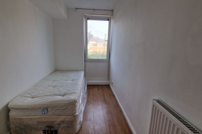 Thumbnail Room to rent in Hitchin Square, Room 4, London