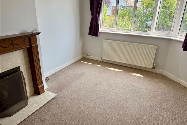 23, Copthorne Hill, Worthing photo 2