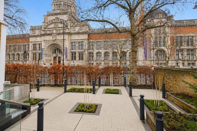 33, Thurloe Square, London photo 3