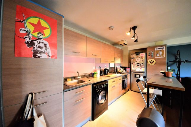Flat for sale in Cottage Road, London