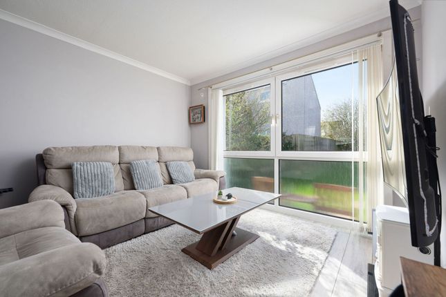 52 Greenacre Place, Stirling photo 3