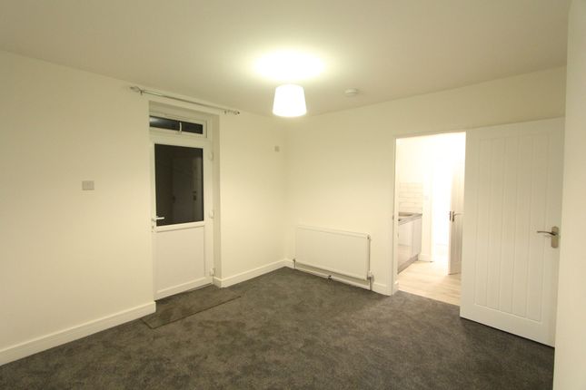 Flat B, 467 Oxford Road, Reading photo 3