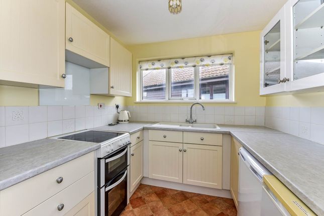 11, Green Court, Chichester photo 2