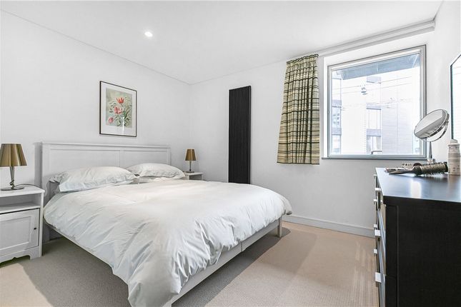 Flat 3, 12, Bermondsey Square, London photo 4