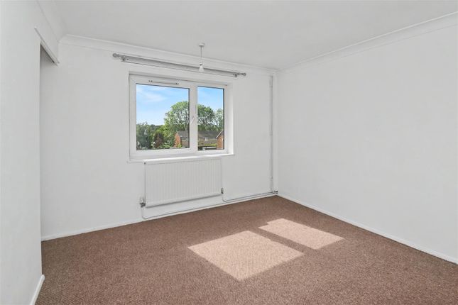 84, Greenhill Rise, Corby photo 4
