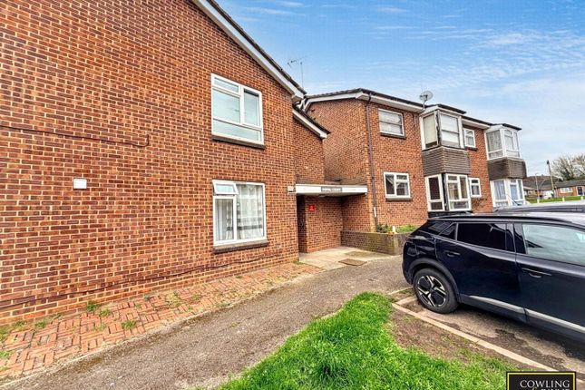Flat 12, Pippin Court, Wickford photo 4