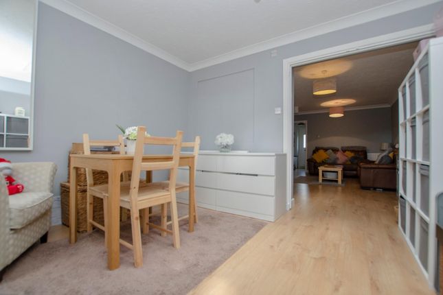 End terrace house for sale in Stirling Crescent, Hedge End, Southampton