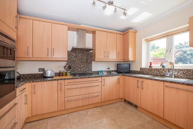 126, Somerset Road, London photo 4