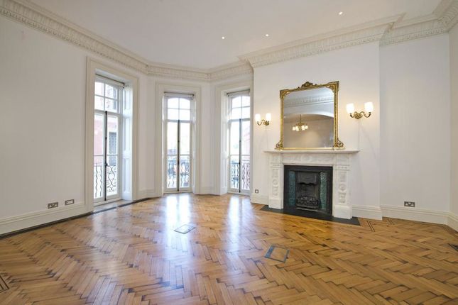 36, Albert Hall Mansions, London photo 4