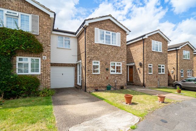 Thumbnail Terraced house for sale in Penshurst Way, Sutton