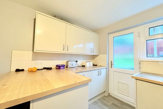 1 Coundley Close, Blackwood photo 3