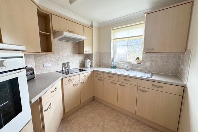 Flat 49, Nelson Court, Gravesend photo 4