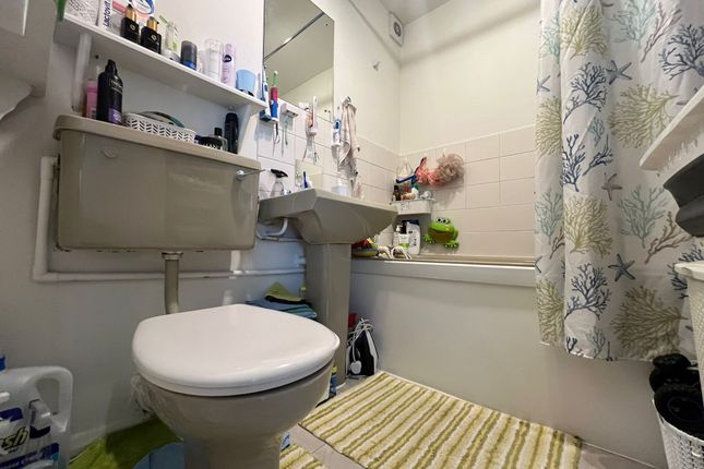 Flat for sale in Makepeace Road, Northolt