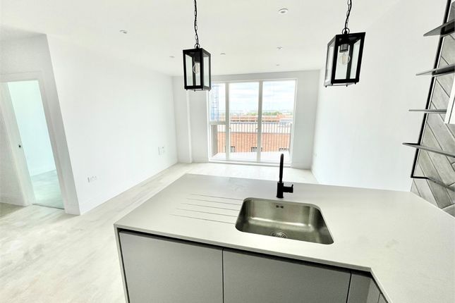 73, Darjeeling House, Memorial Avenue, Slough photo 3