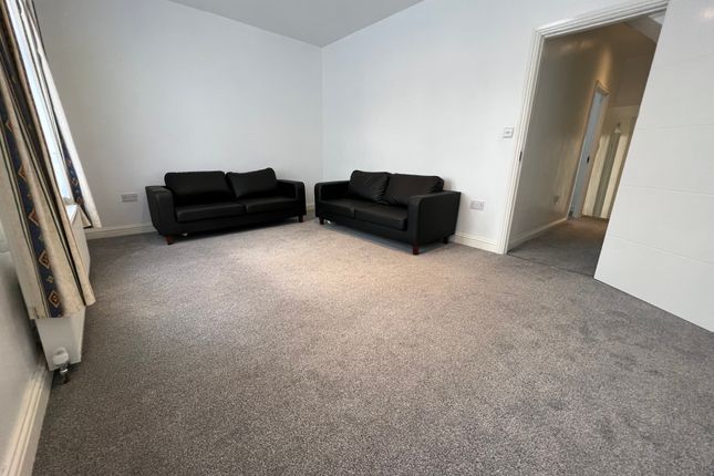 Flat to rent in Hambrough Road, Southall