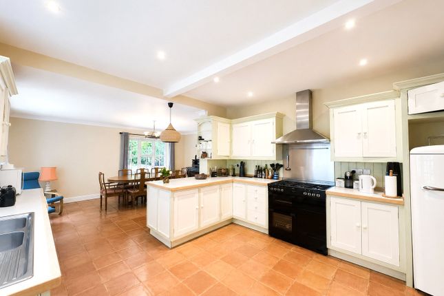 19, Gardeners Hill Road, Lower Bourne photo 3