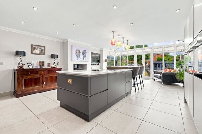 Oakfields, High Road, Basildon photo 4