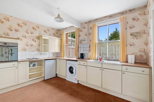 26, Gorse Hill Road, Worcester photo 2