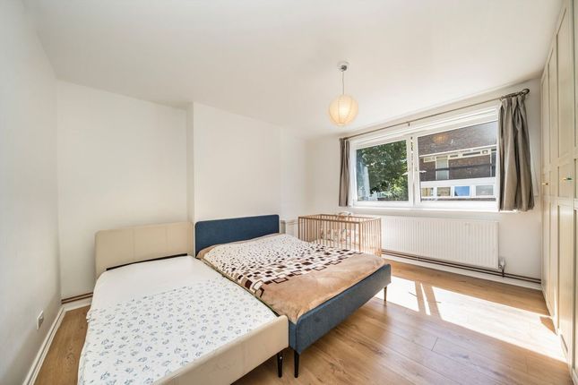 Flat 4, Constable House, Marlborough Road, London photo 4