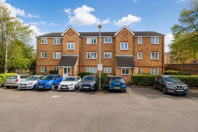 2-bed flat on 21 Richens Close, Hounslow, £1,795/mo