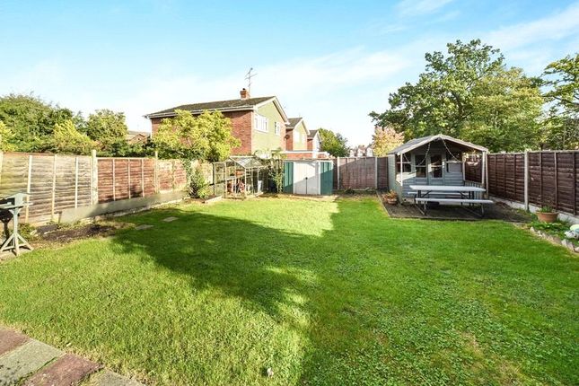 14, Fowler Close, Reading photo 4