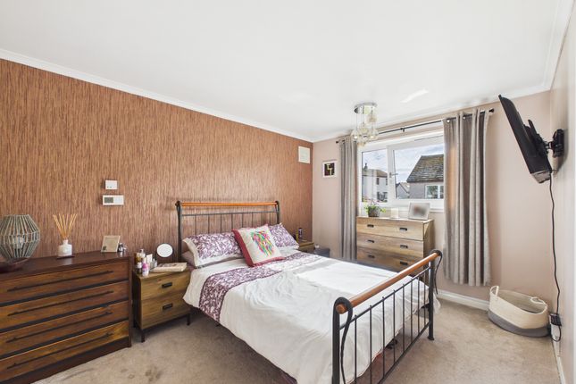 14 Kellas Avenue, Lossiemouth photo 4