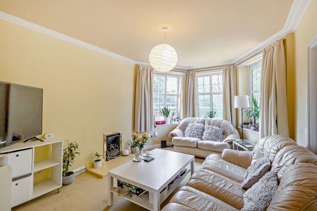 Flat for sale in Lebanon Court, Richmond Road, Twickenham